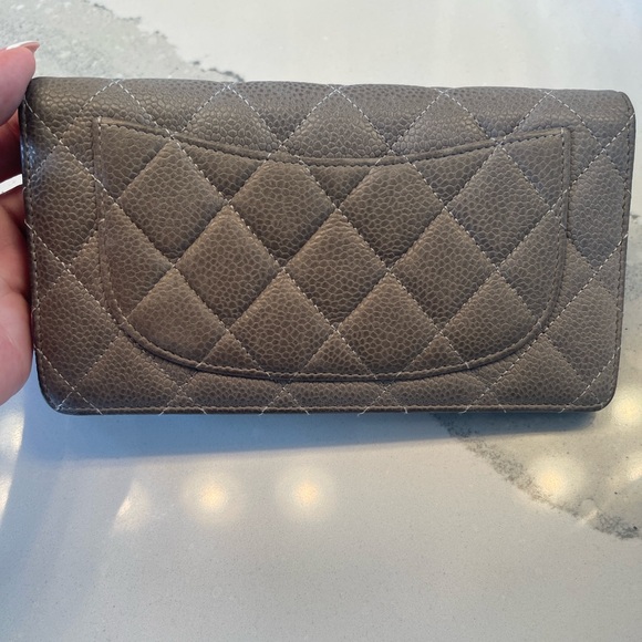 New Chanel Concrete Grey Caviar Wallet Comes with authenticity card. - Picture 7 of 11
